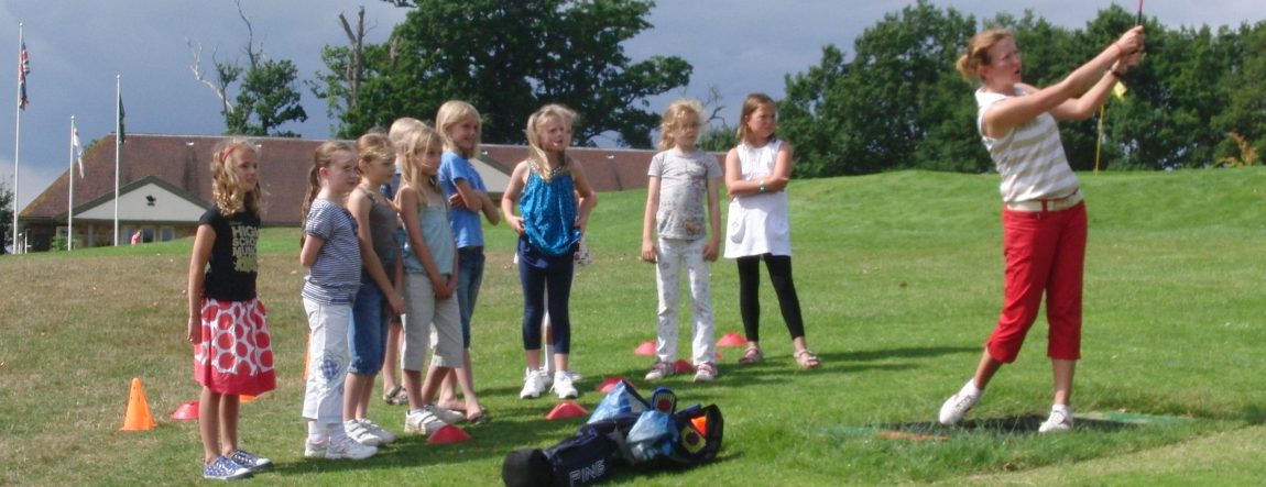 Girls-Golf-Party.jpg